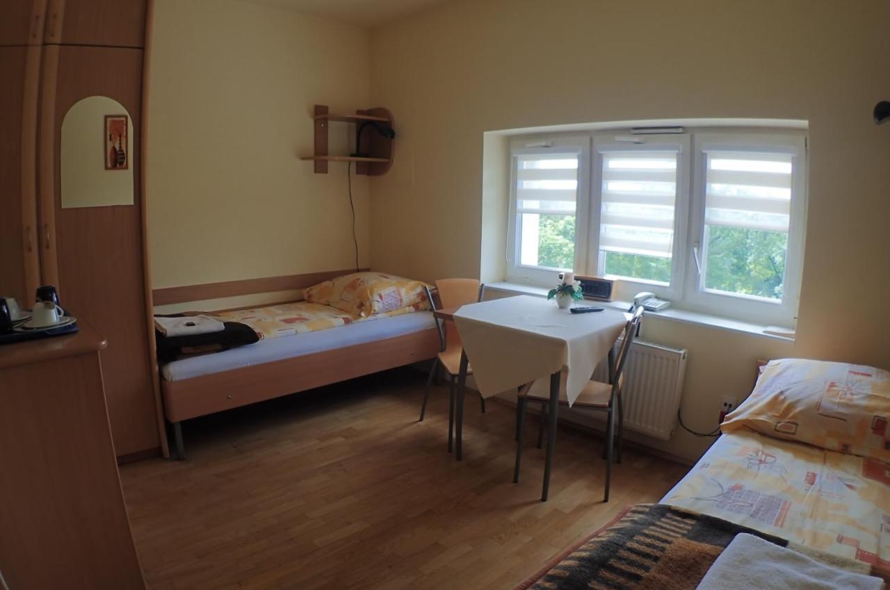 Nawojka Hotele Studenckie Cracovia Esterno foto